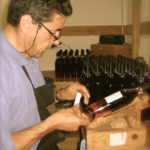 José collant des étiquettes José collant des étiquettes
